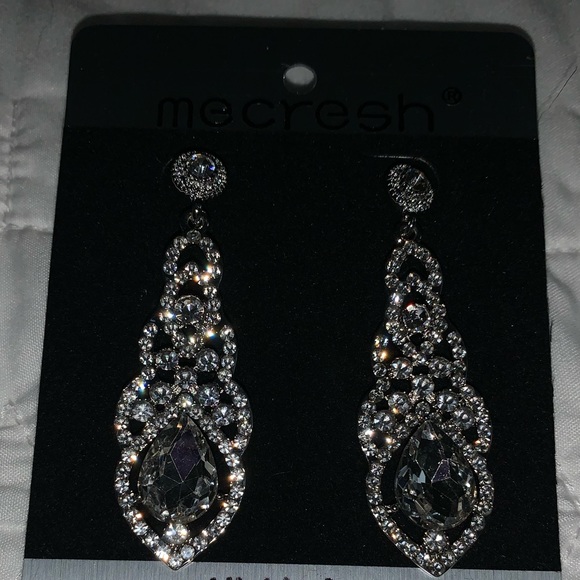 Earrings fit for a formal occasion - Picture 3 of 4